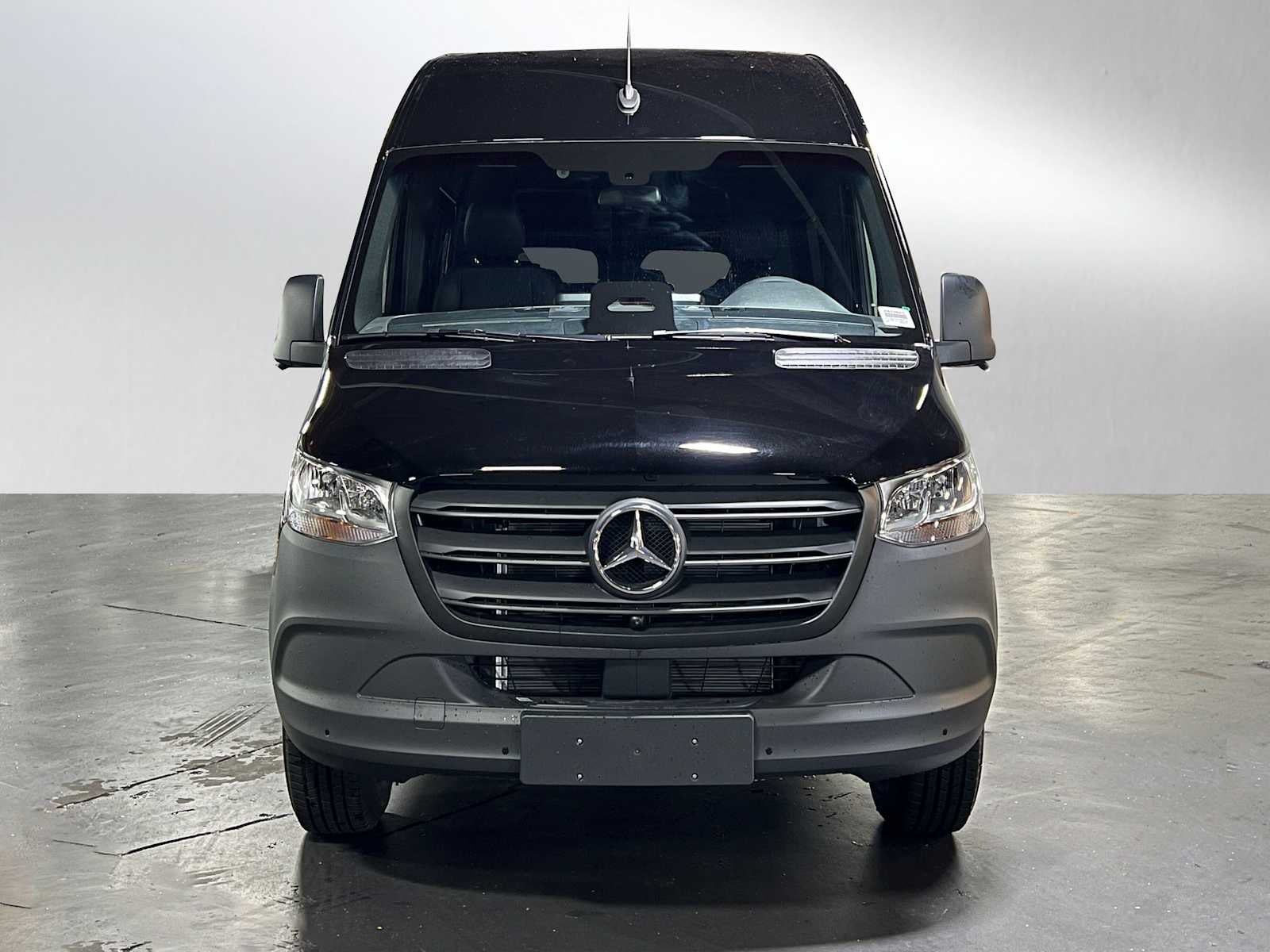 2025 Mercedes-Benz Sprinter 2500 Standard Roof I4 Diesel HO 144" RWD