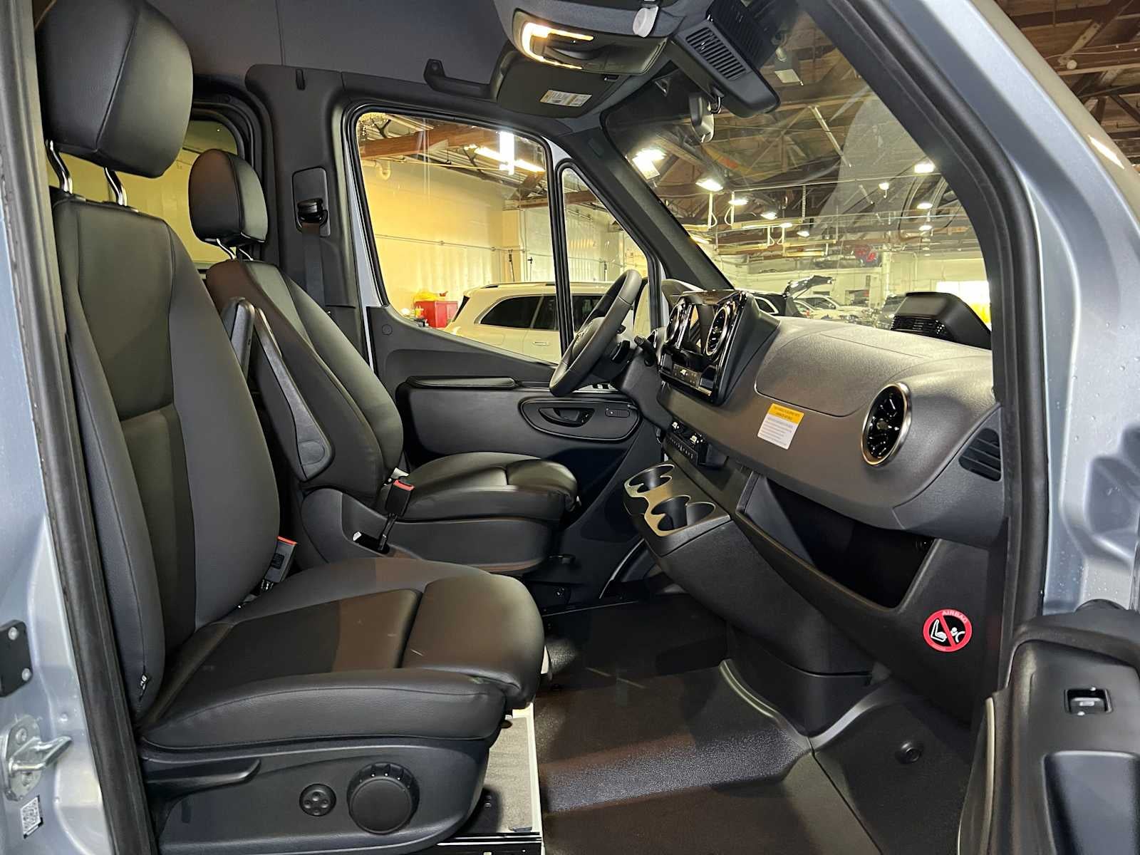 2025 Mercedes-Benz Sprinter 2500 Standard Roof I4 Diesel HO 144" RWD