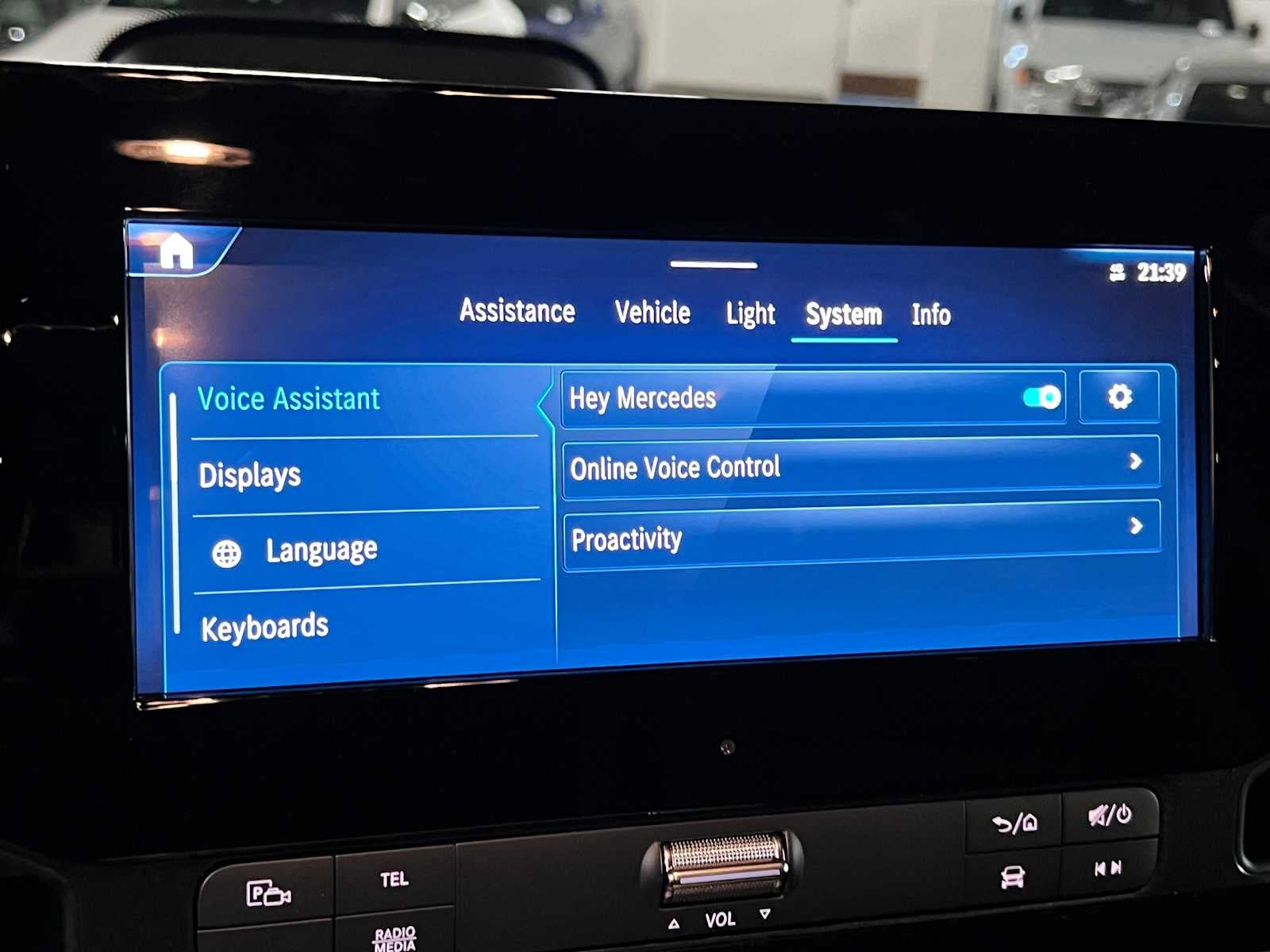 2025 Mercedes-Benz Sprinter 2500 Standard Roof I4 Diesel HO 144" RWD