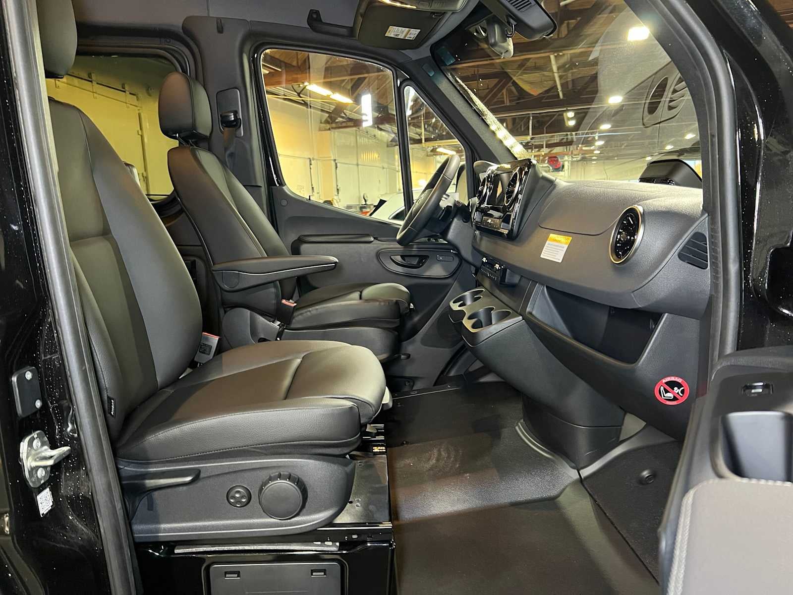 2025 Mercedes-Benz Sprinter 2500 Standard Roof I4 Diesel HO 144" RWD