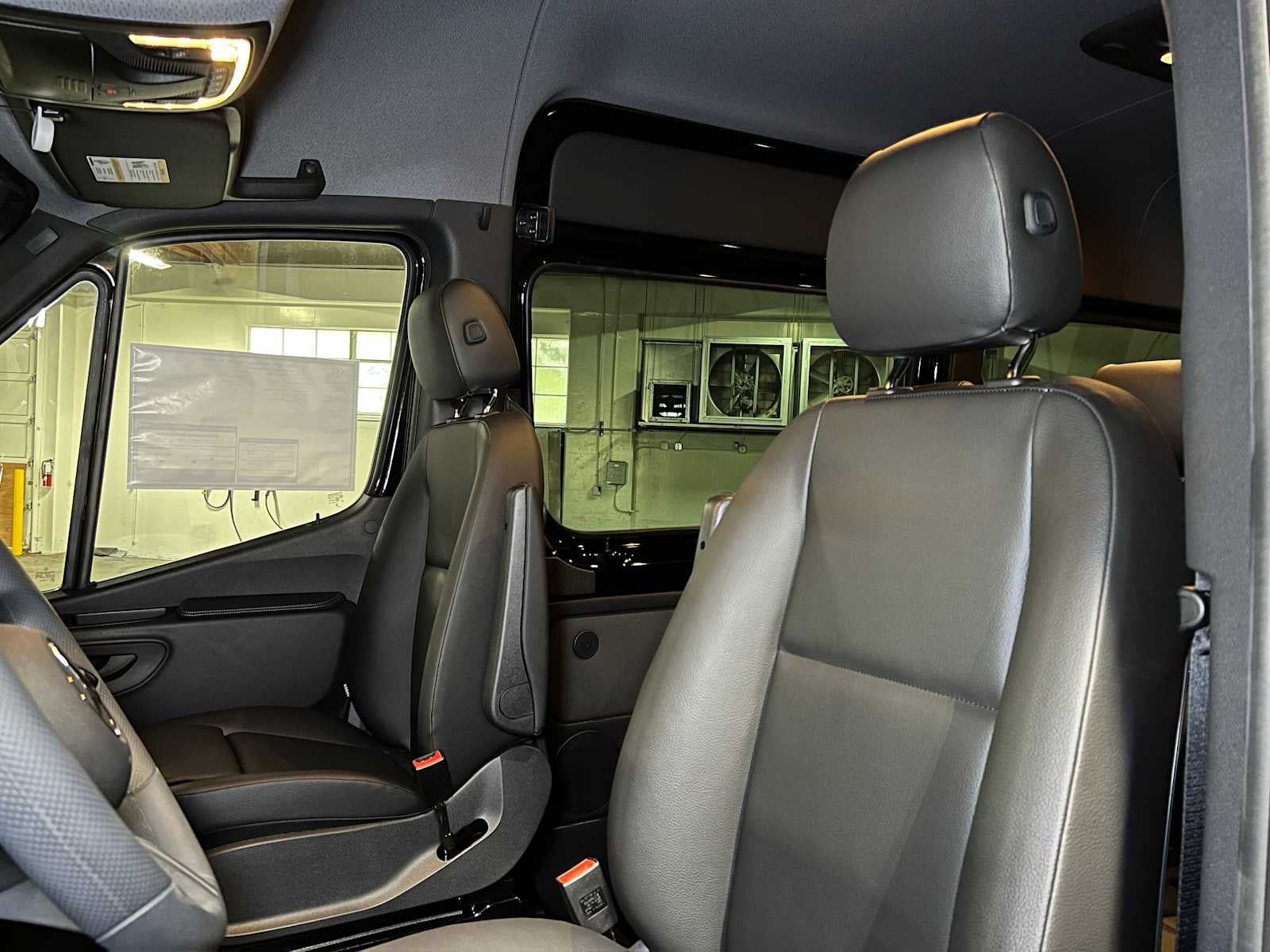 2025 Mercedes-Benz Sprinter 2500 Standard Roof I4 Diesel HO 144" RWD