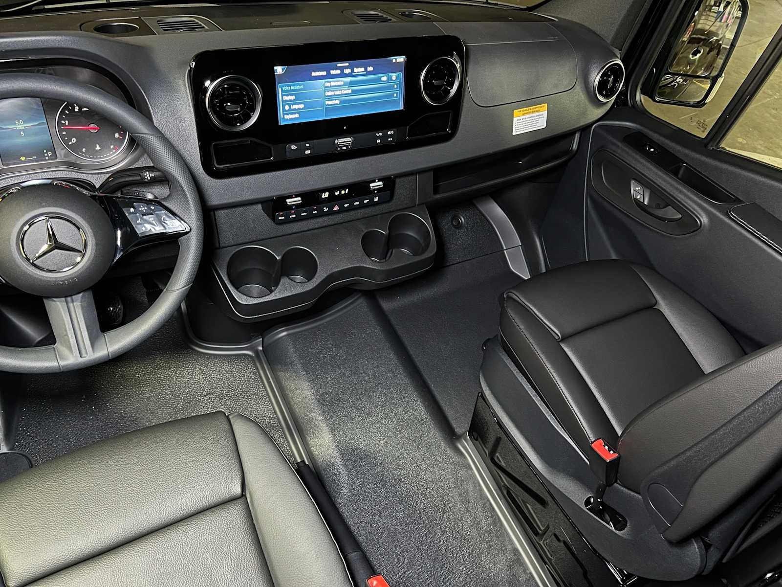 2025 Mercedes-Benz Sprinter 2500 Standard Roof I4 Diesel HO 144" RWD