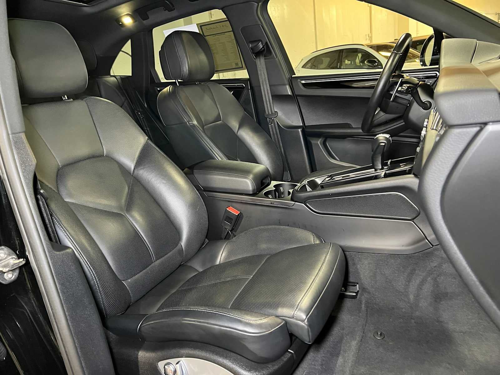 2024 Porsche Macan AWD