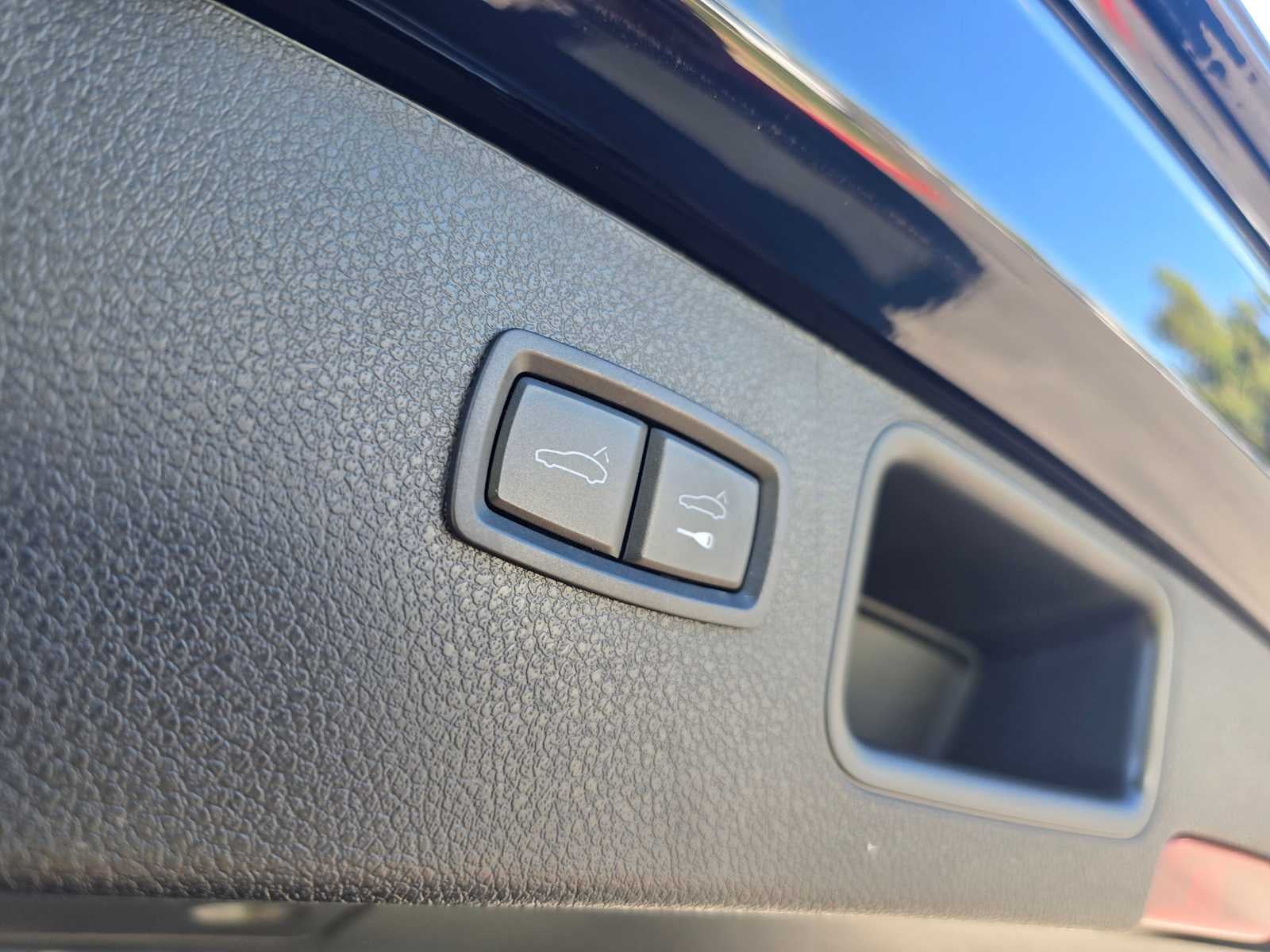 2024 Porsche Macan AWD