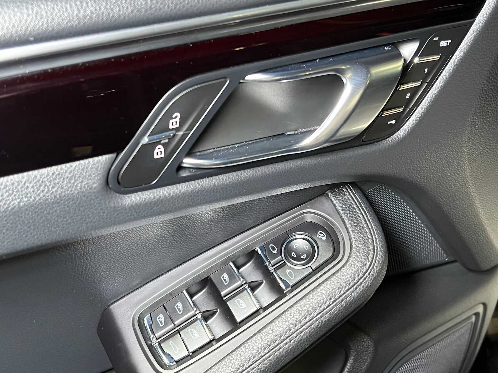 2024 Porsche Macan AWD