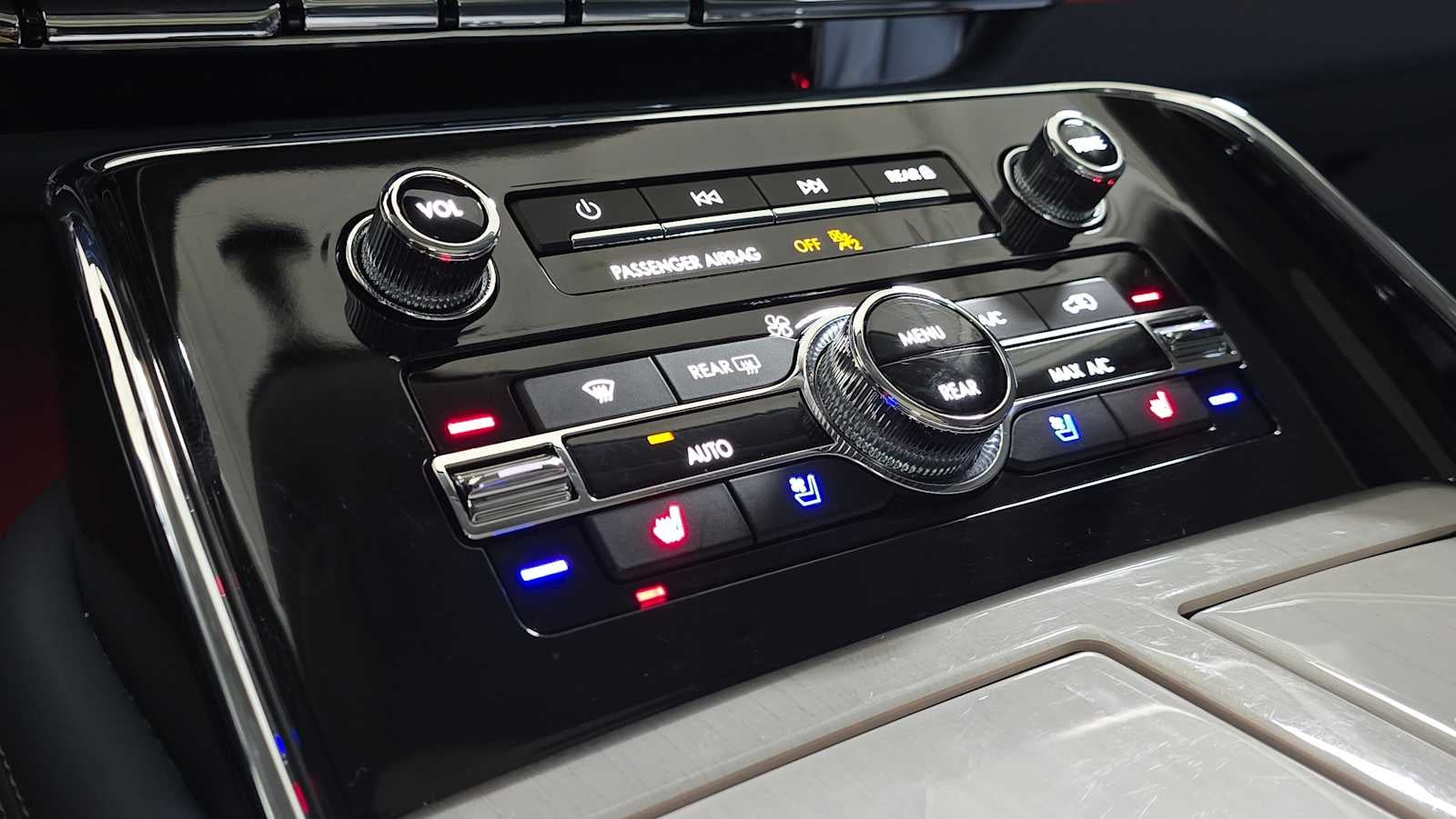 2024 Lincoln Navigator L Black Label