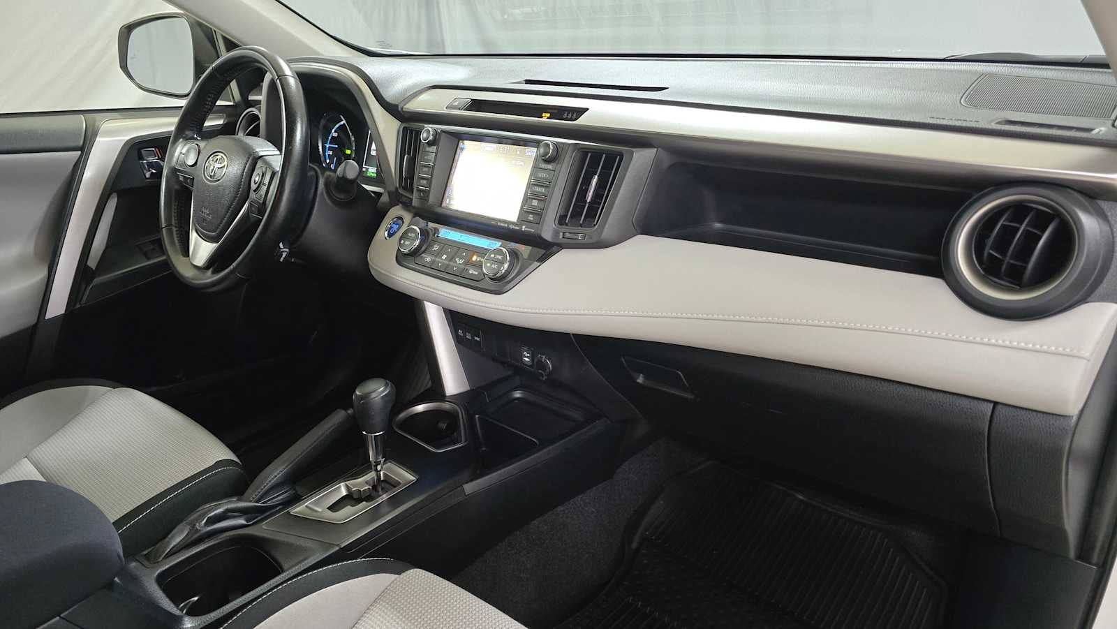 2017 Toyota RAV4 Hybrid XLE