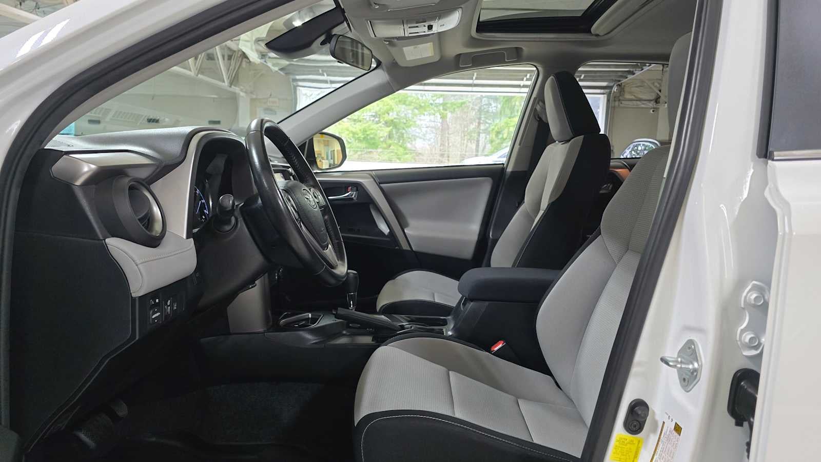 2017 Toyota RAV4 Hybrid XLE