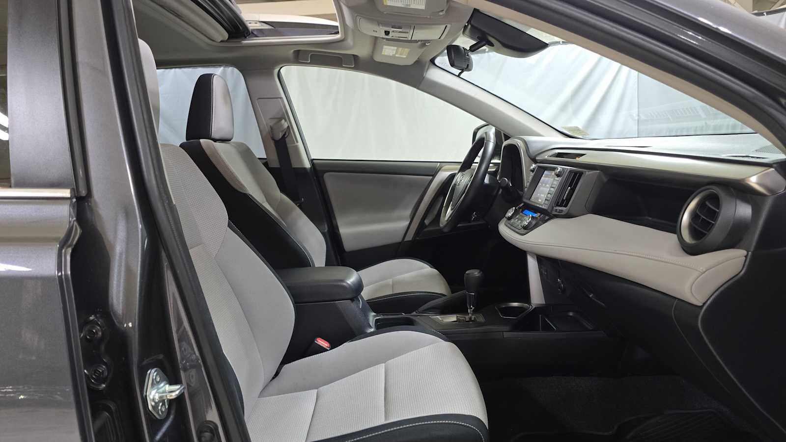 2016 Toyota RAV4 Hybrid XLE