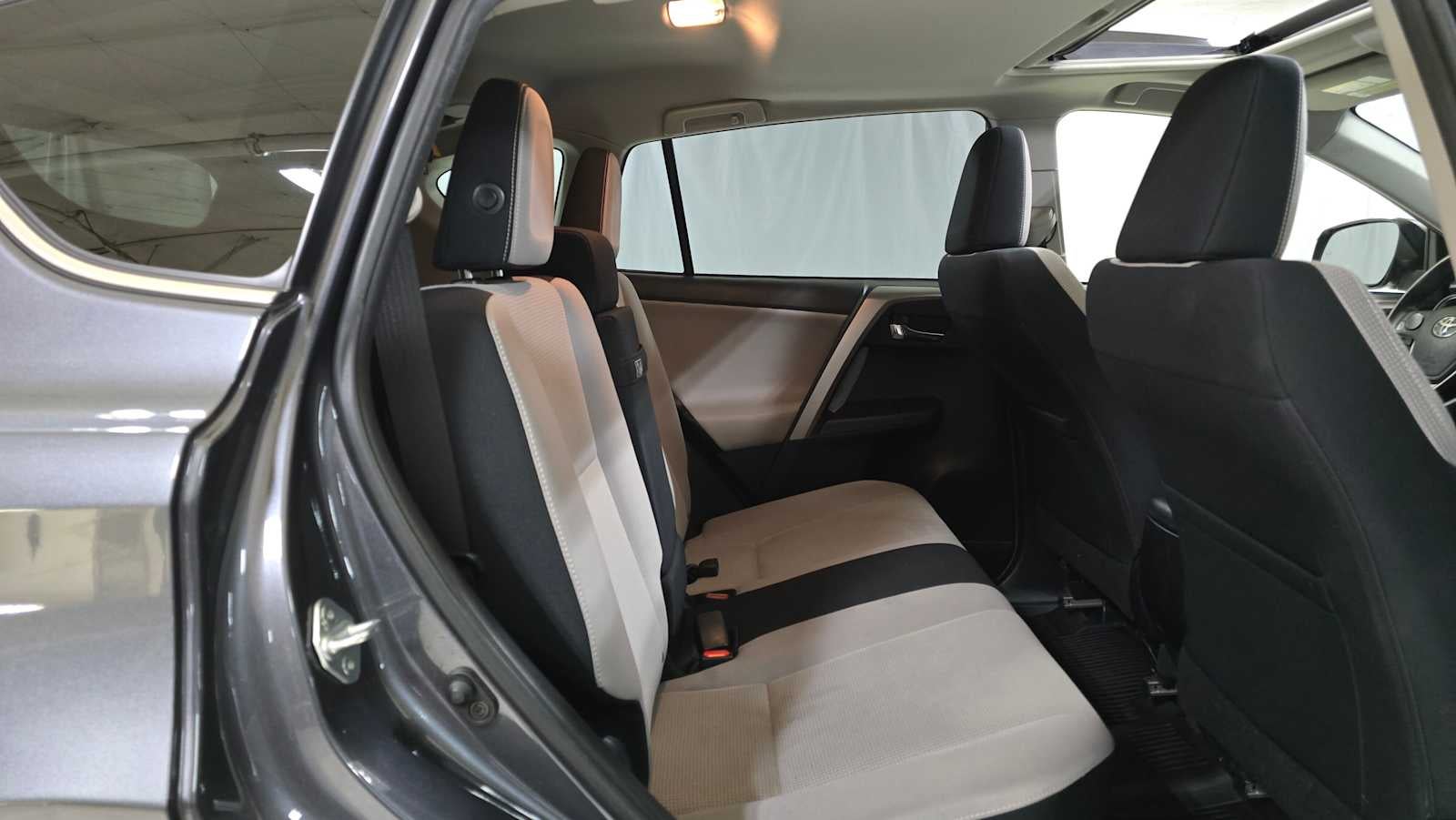 2016 Toyota RAV4 Hybrid XLE