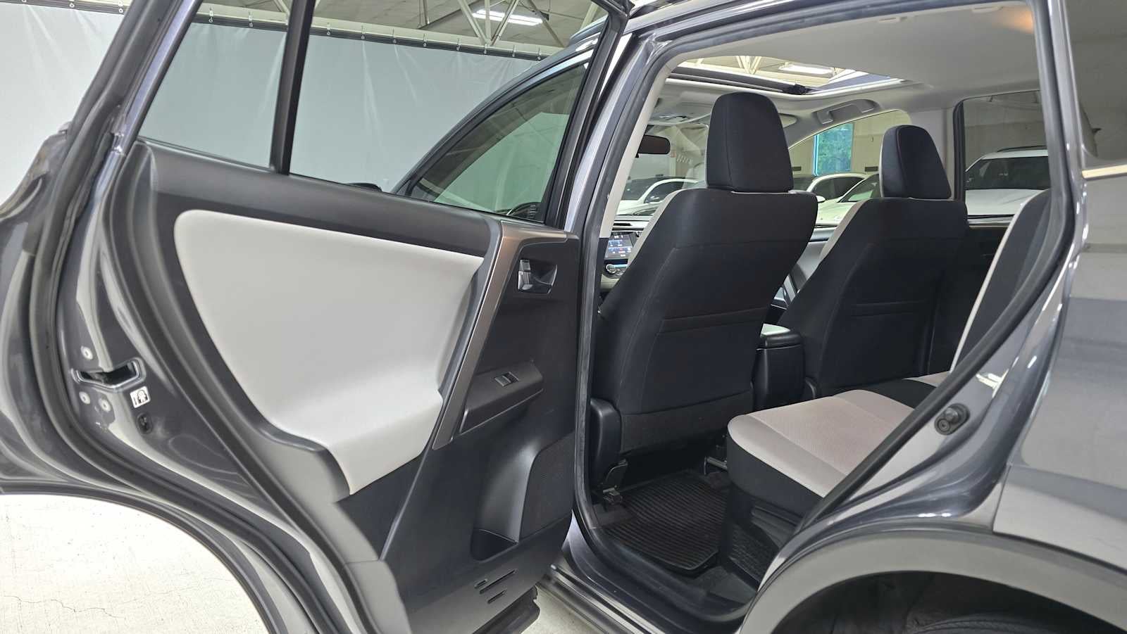 2016 Toyota RAV4 Hybrid XLE