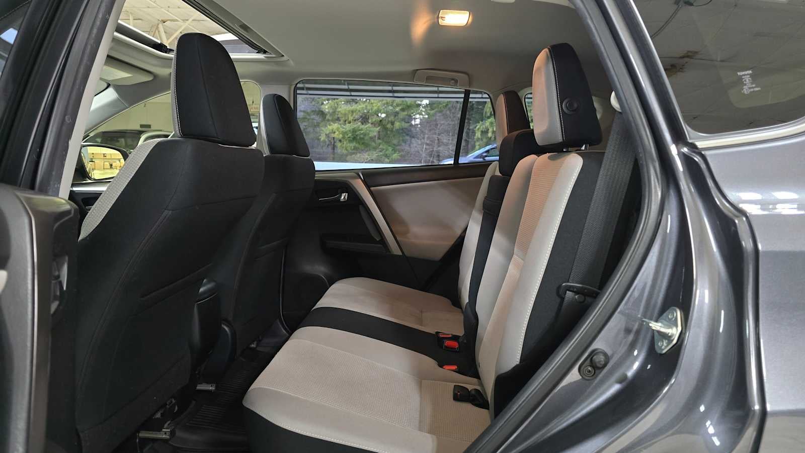 2016 Toyota RAV4 Hybrid XLE