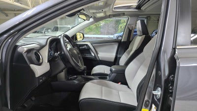 2016 Toyota RAV4 Hybrid XLE