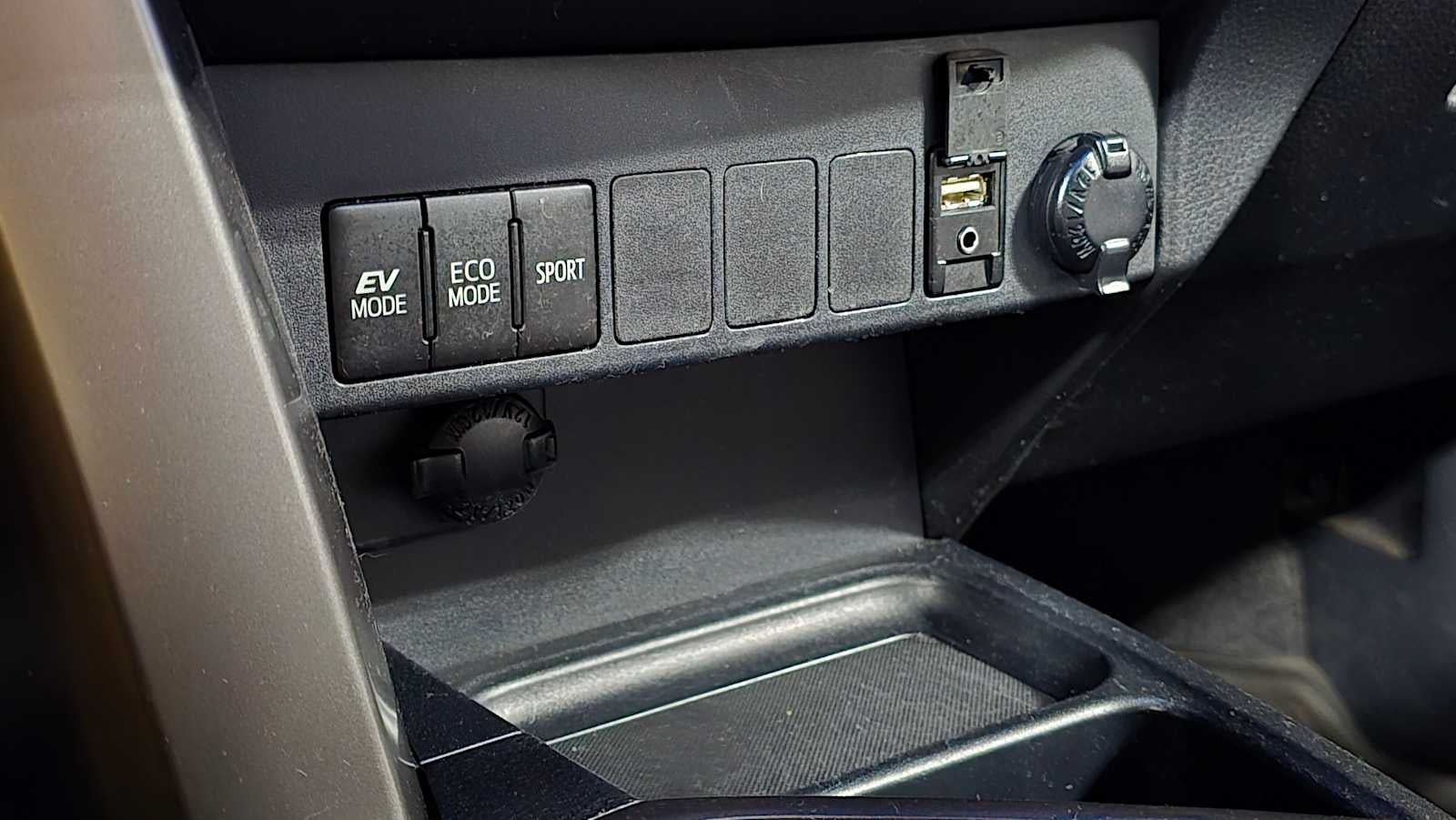 2016 Toyota RAV4 Hybrid XLE