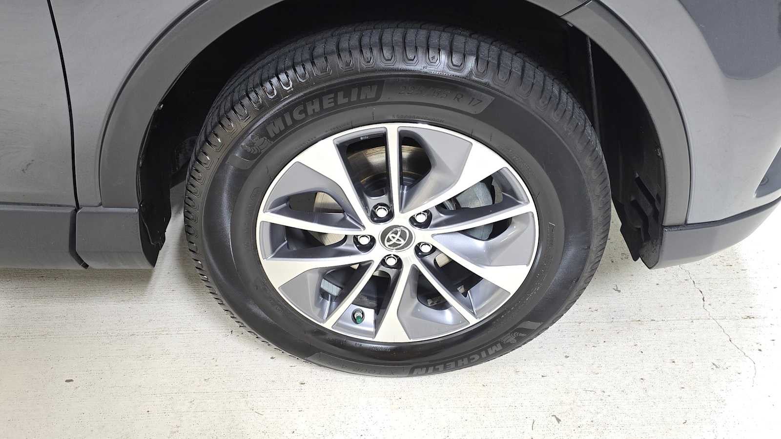 2016 Toyota RAV4 Hybrid XLE