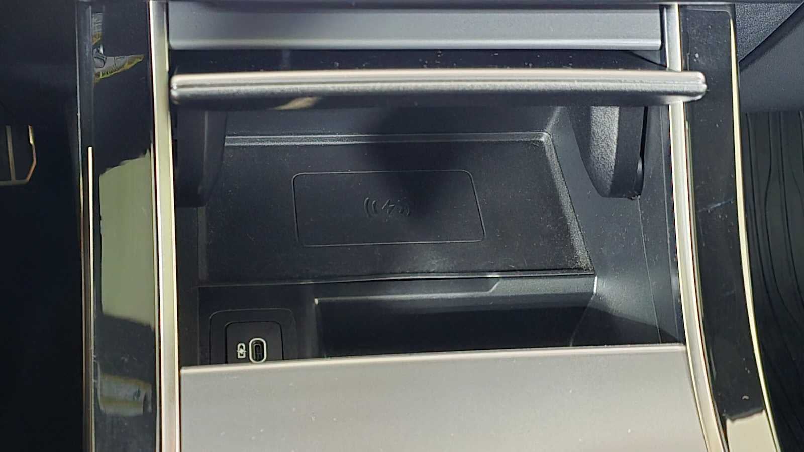 2024 Land Rover Range Rover Velar Dynamic SE