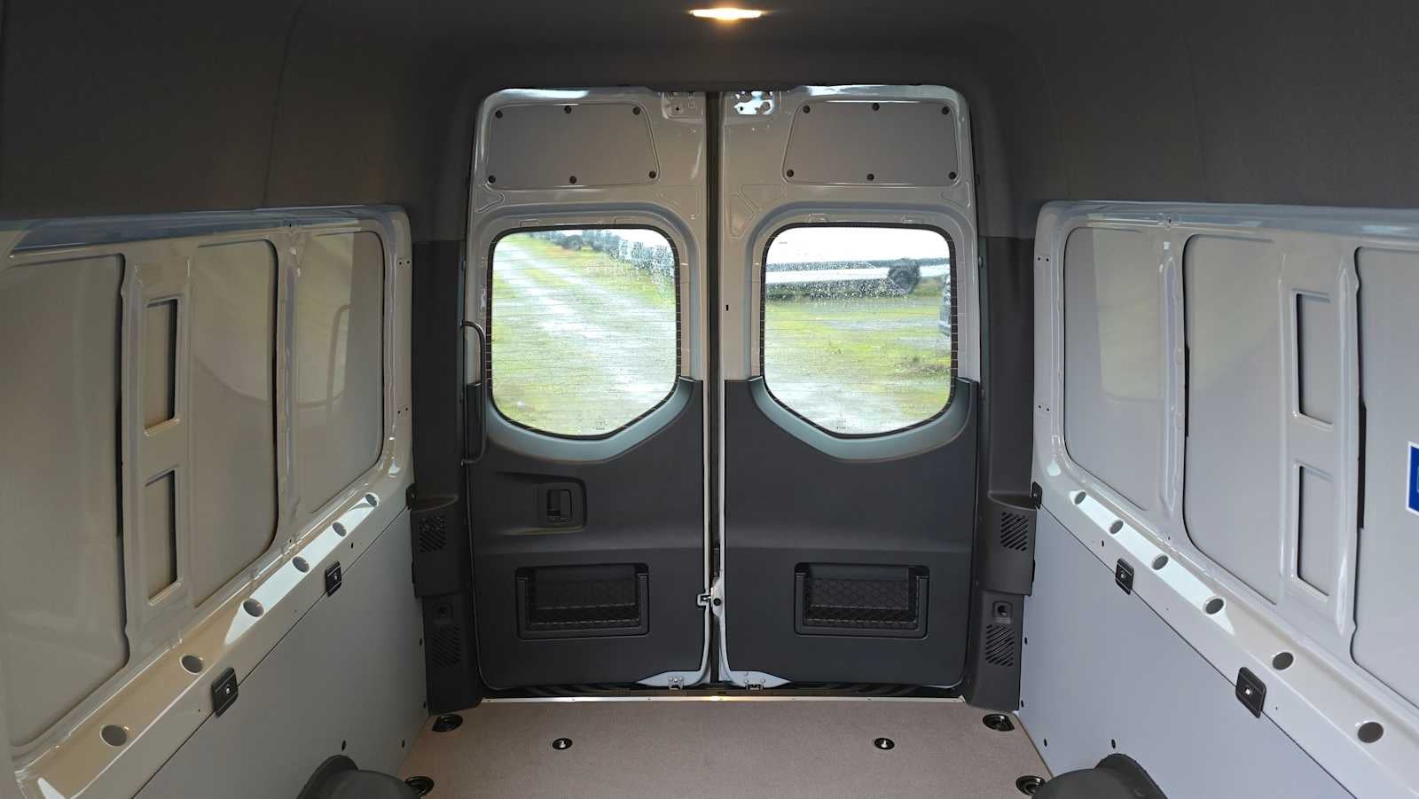 2026 Mercedes-Benz Sprinter 2500 Standard Roof I4 Diesel HO 144" AWD