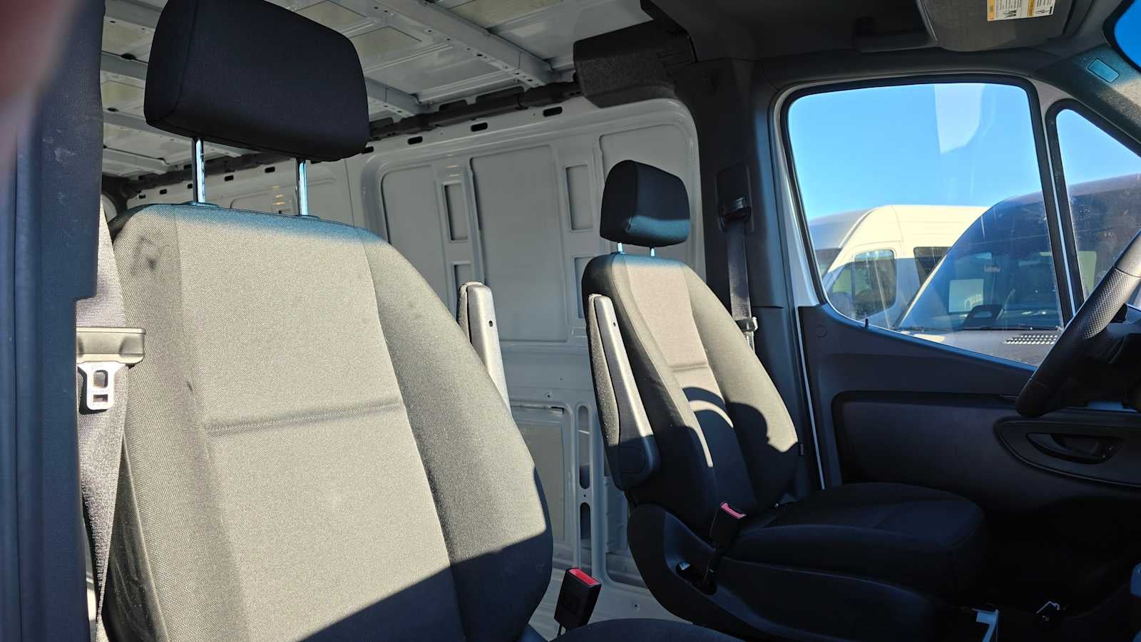 2025 Mercedes-Benz Sprinter 2500 Standard Roof I4 Diesel 144" RWD