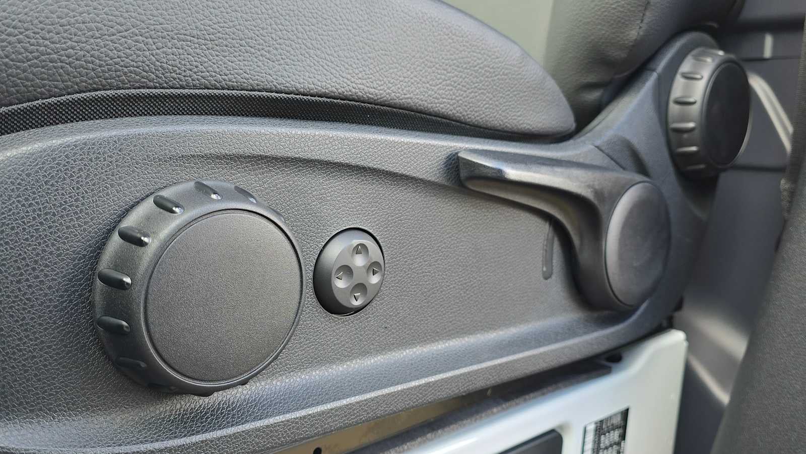 2025 Mercedes-Benz Sprinter 2500 Standard Roof I4 Diesel 144" RWD