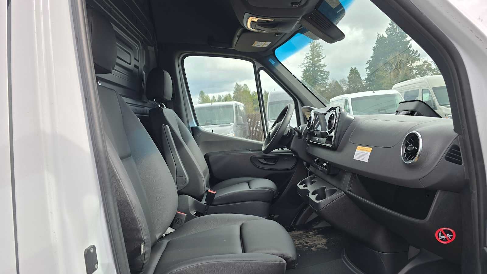 2025 Mercedes-Benz Sprinter 2500 Standard Roof I4 Diesel 144" RWD