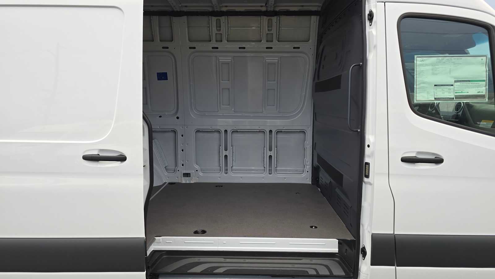 2026 Mercedes-Benz Sprinter 2500 Standard Roof I4 Diesel 144" RWD