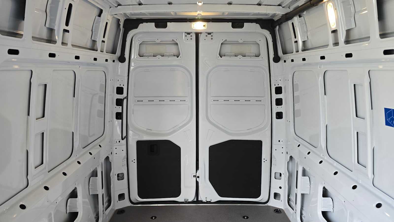 2026 Mercedes-Benz Sprinter 2500 Standard Roof I4 Diesel 144" RWD