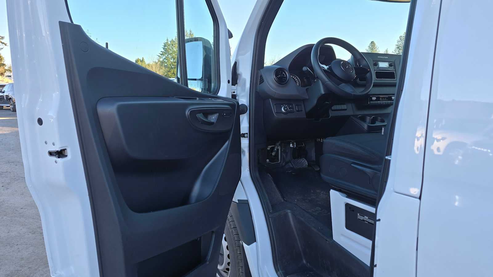 2025 Mercedes-Benz Sprinter 2500 Standard Roof I4 Diesel 144" RWD