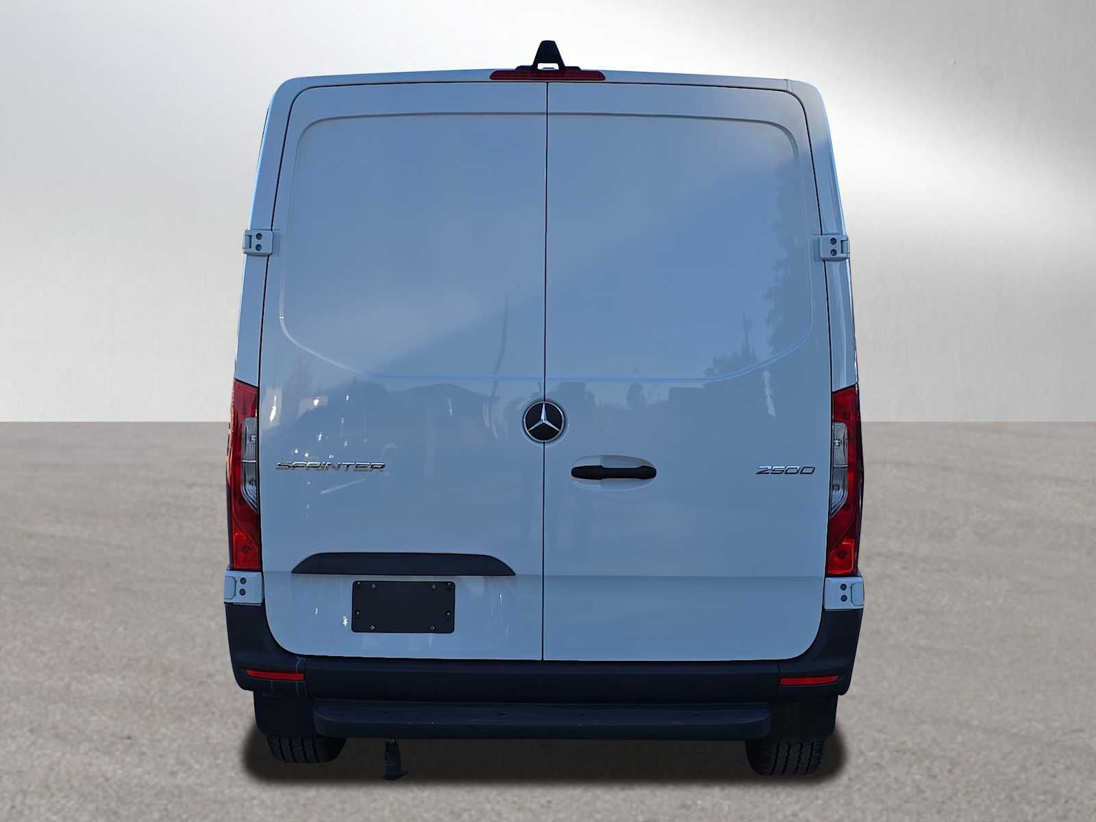2025 Mercedes-Benz Sprinter 2500 Standard Roof I4 Diesel 144" RWD