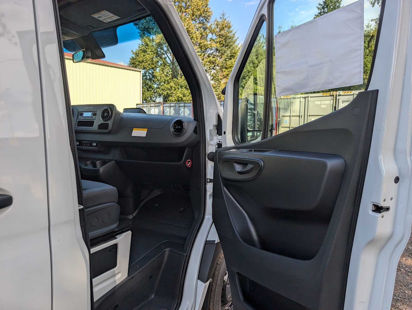 2025 Mercedes-Benz Sprinter 2500 Standard Roof I4 Diesel 144" RWD