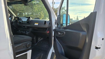 2025 Mercedes-Benz Sprinter 2500 Standard Roof I4 Diesel 144" RWD