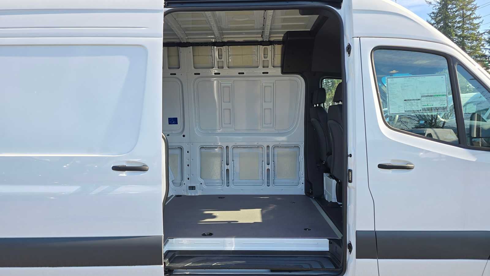 2025 Mercedes-Benz Sprinter 2500 Standard Roof I4 Diesel 144" RWD