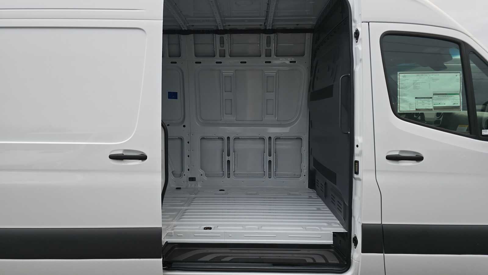 2026 Mercedes-Benz Sprinter 2500 Standard Roof I4 Diesel 144" RWD