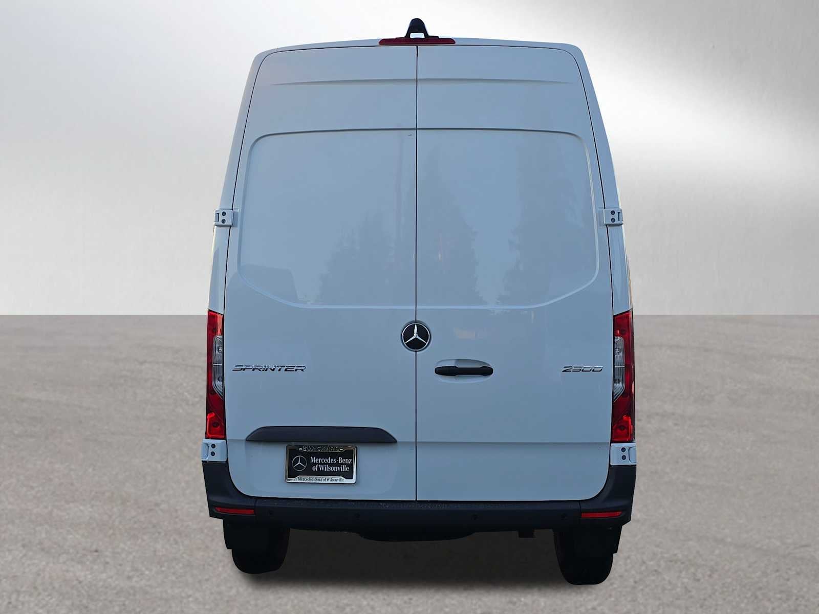2026 Mercedes-Benz Sprinter 2500 Standard Roof I4 Diesel 144" RWD