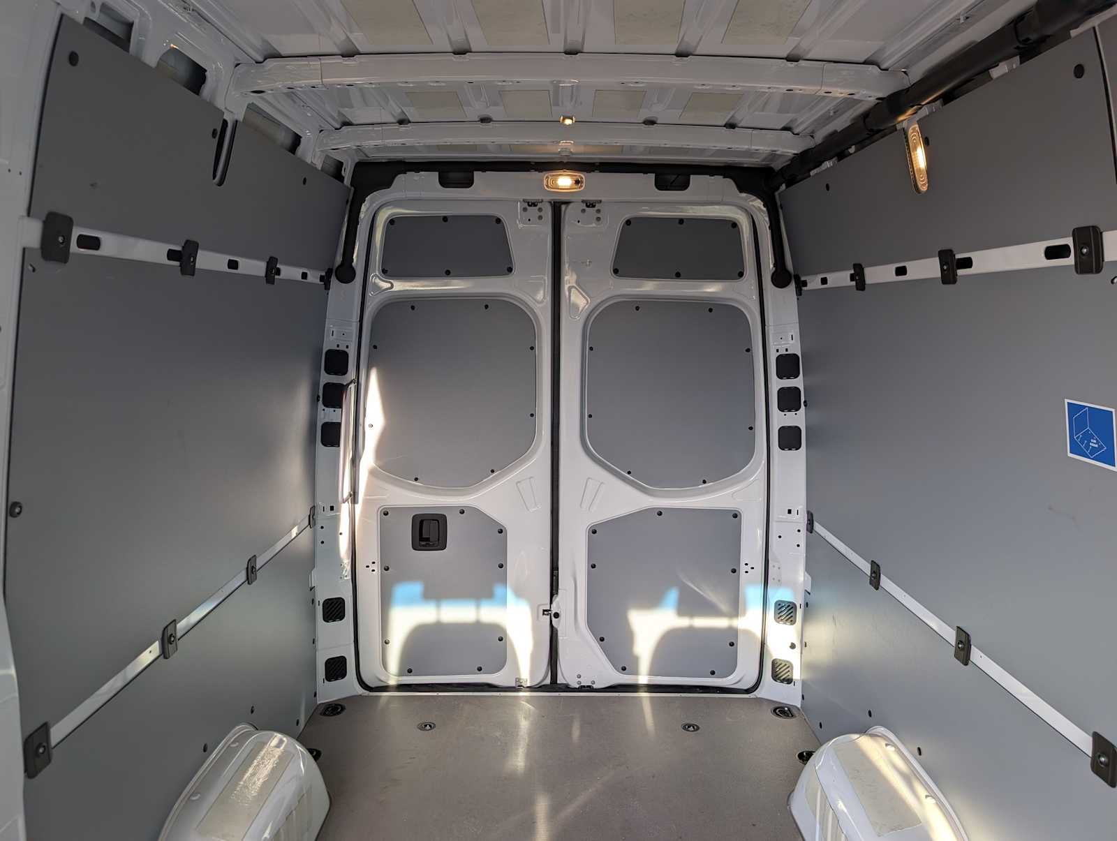 2025 Mercedes-Benz Sprinter 2500 Standard Roof I4 Diesel 144" RWD