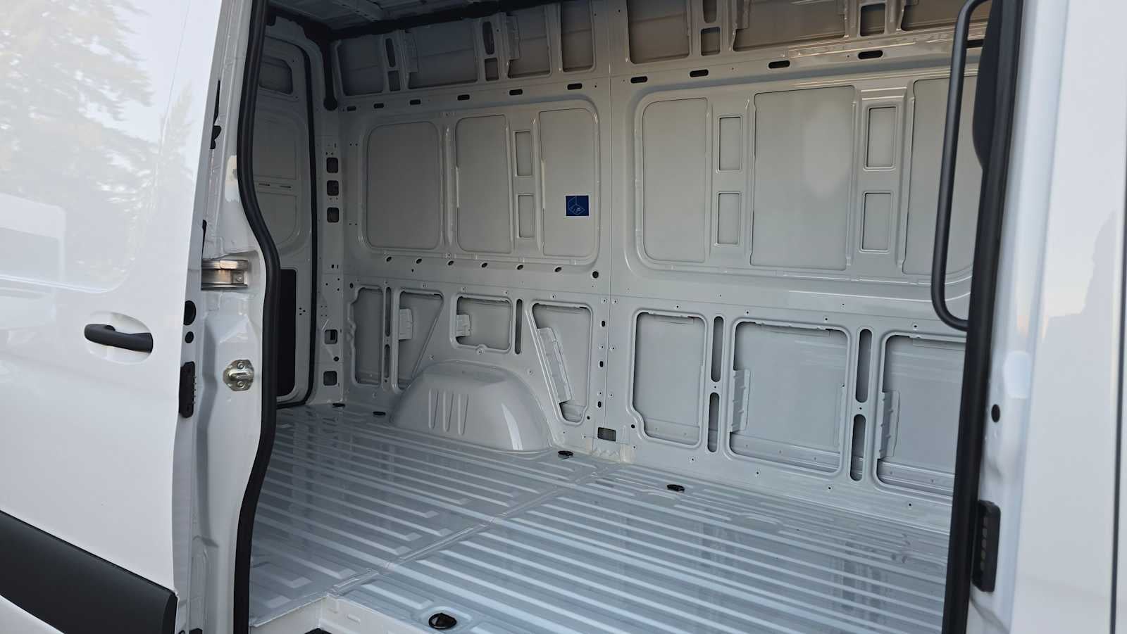 2026 Mercedes-Benz Sprinter 2500 Standard Roof I4 Diesel 144" RWD