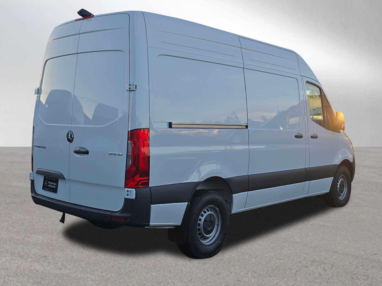 2026 Mercedes-Benz Sprinter 2500 Standard Roof I4 Diesel 144" RWD