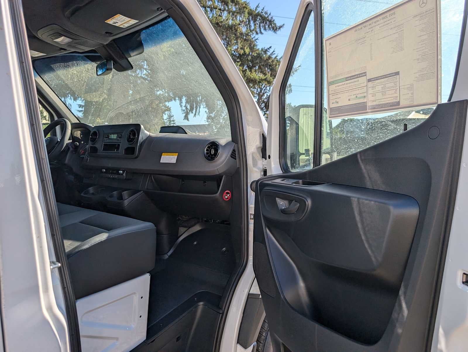 2026 Mercedes-Benz Sprinter 2500 Standard Roof I4 Diesel HO 144" RWD