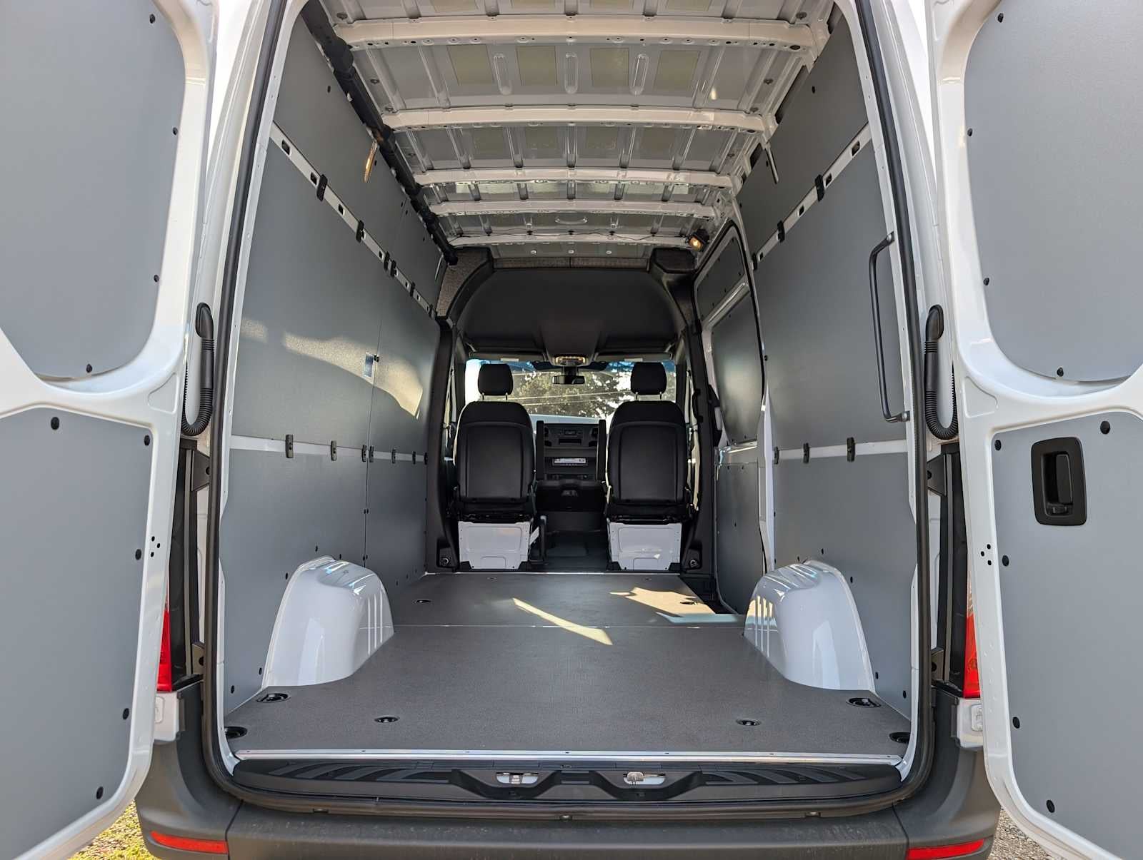 2025 Mercedes-Benz Sprinter 2500 Standard Roof I4 Diesel HO 144" AWD