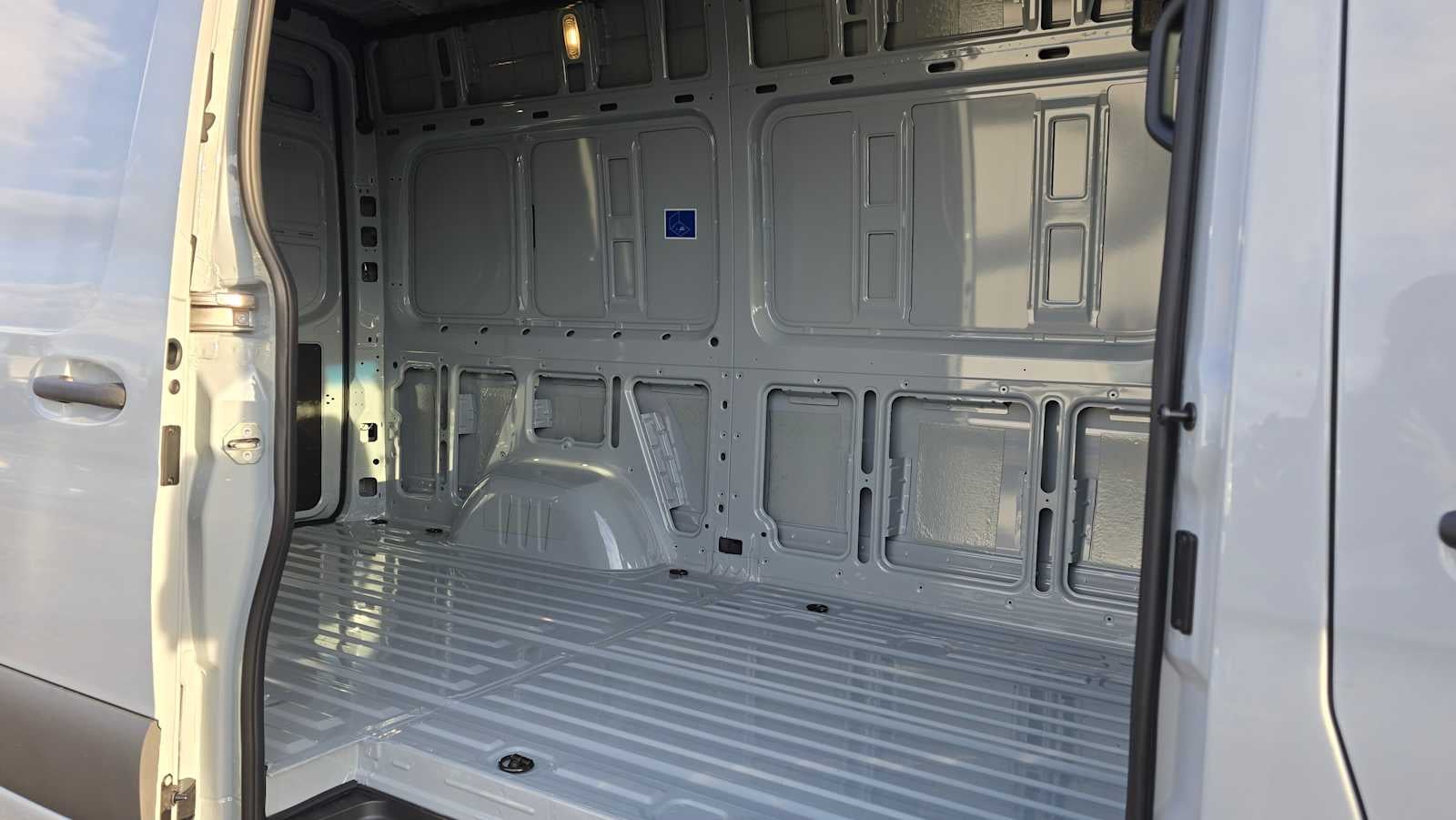 2026 Mercedes-Benz Sprinter 2500 Standard Roof I4 Diesel HO 144" AWD