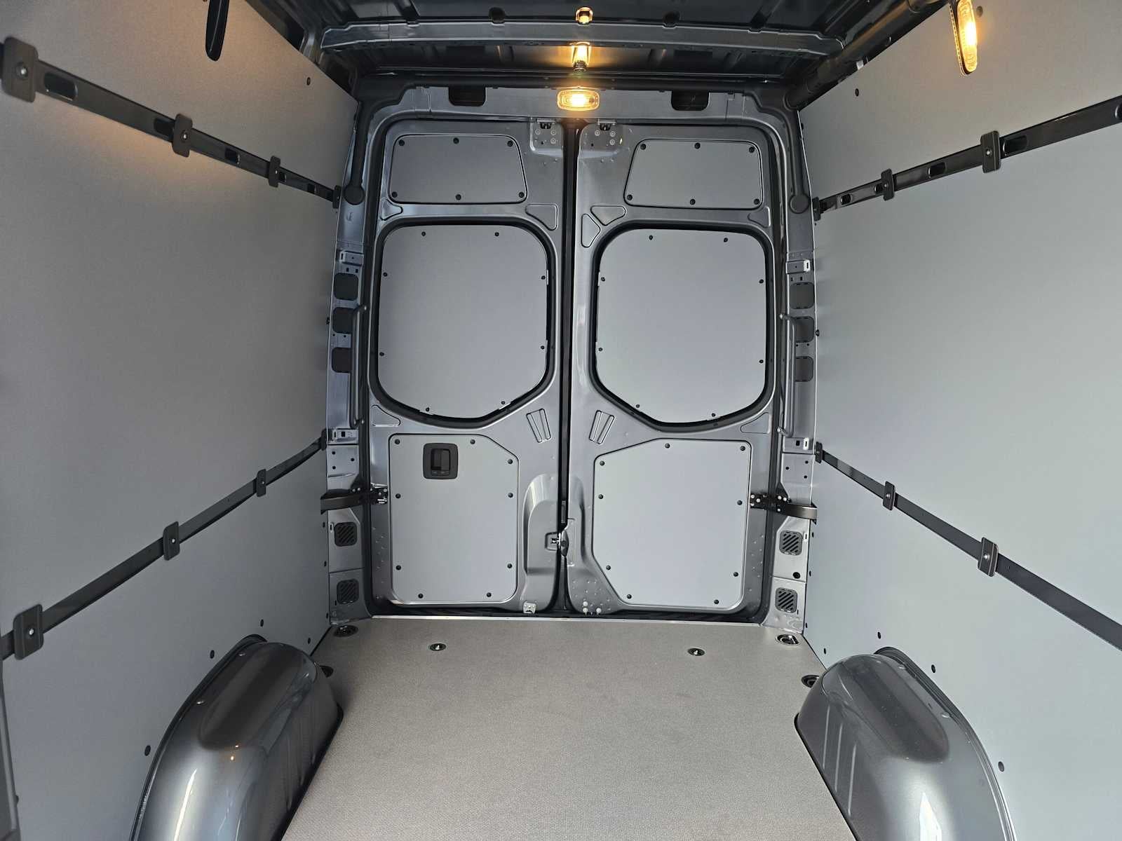 2025 Mercedes-Benz Sprinter 2500 Standard Roof I4 Diesel HO 144" AWD