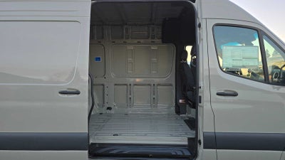 2026 Mercedes-Benz Sprinter 2500 Standard Roof I4 Diesel HO 144" AWD