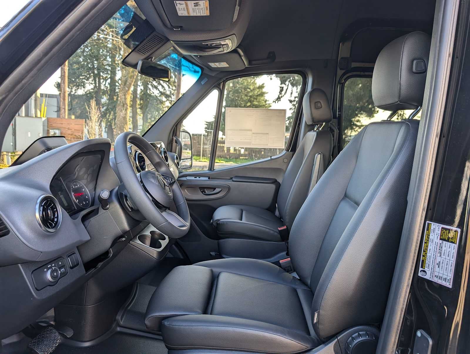 2025 Mercedes-Benz Sprinter 2500 Standard Roof I4 Diesel 144" RWD