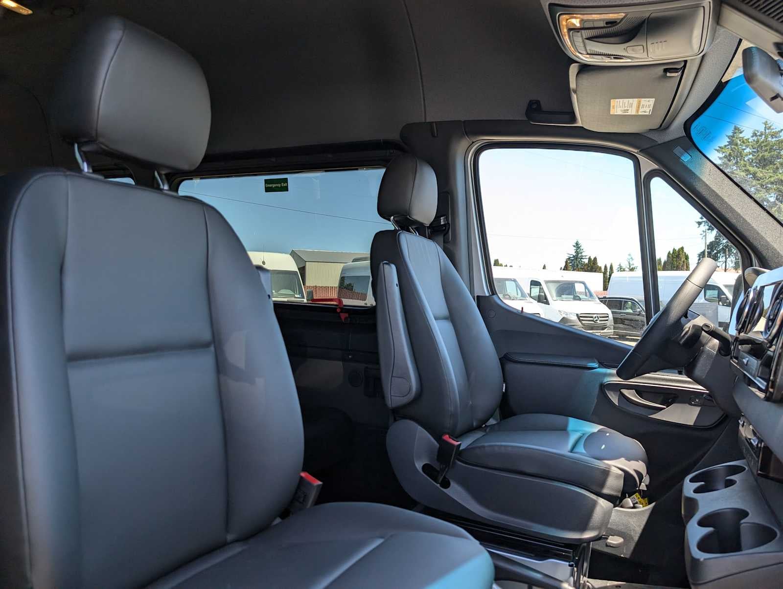 2025 Mercedes-Benz Sprinter 2500 Standard Roof I4 Diesel HO 144" RWD