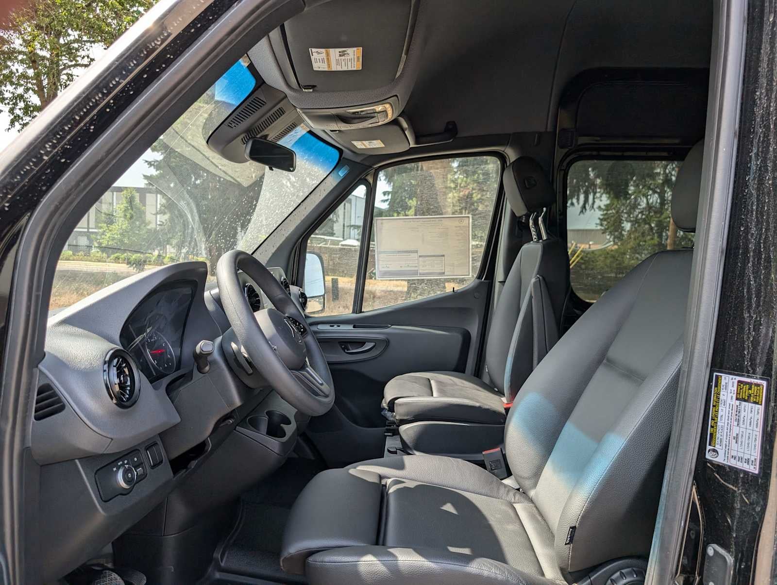 2025 Mercedes-Benz Sprinter 2500 Standard Roof I4 Diesel HO 144" RWD