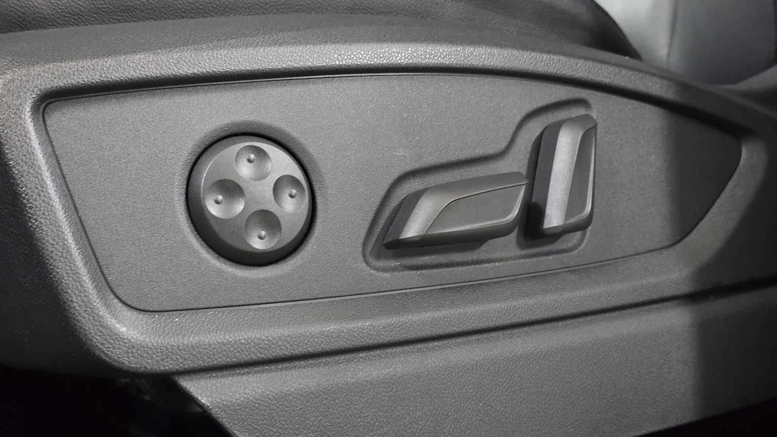 2023 Audi Q5 Premium Plus