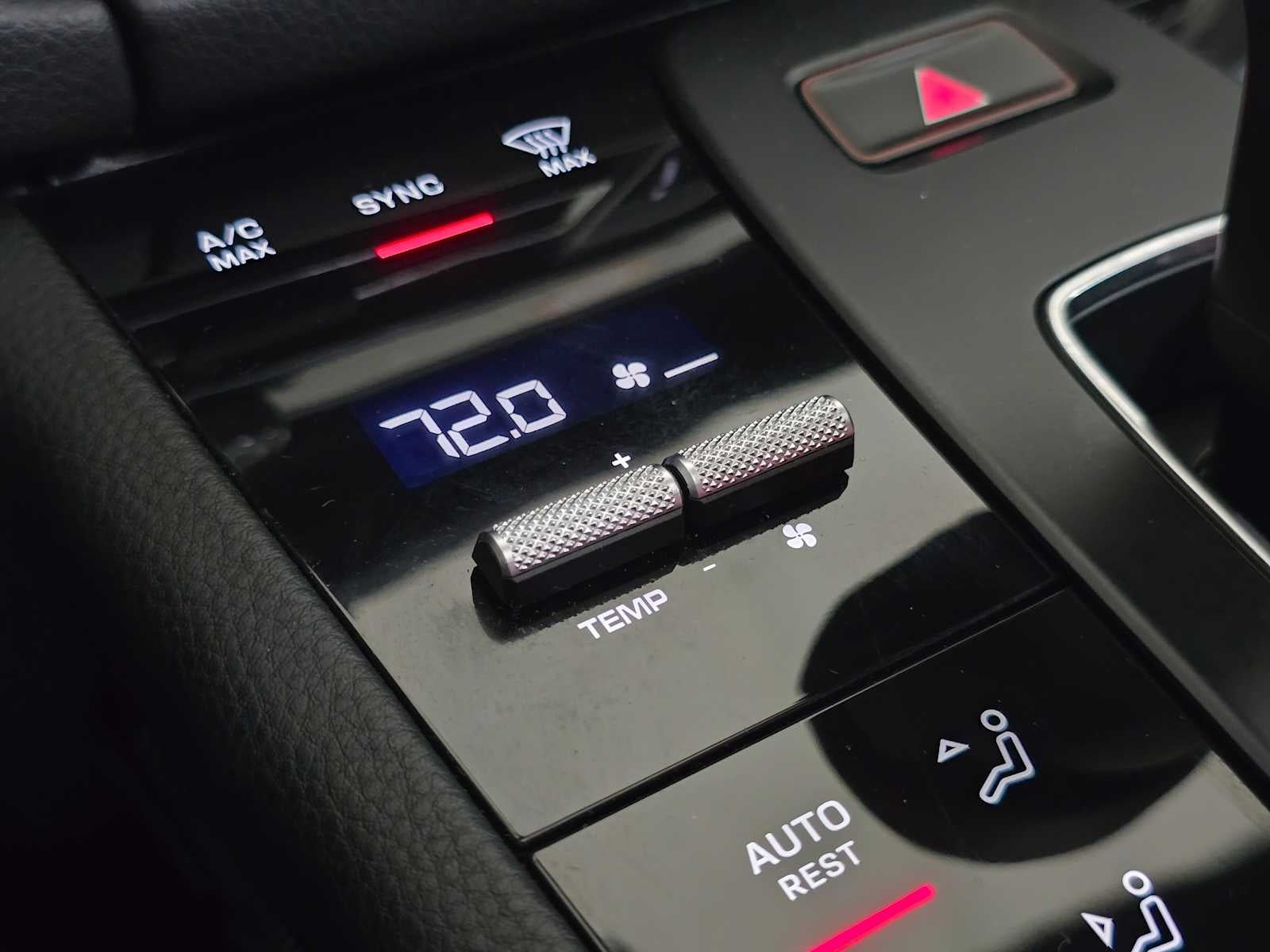 2024 Porsche Macan AWD