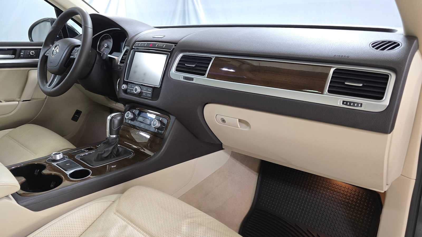 2016 Volkswagen Touareg Sport w/Technology