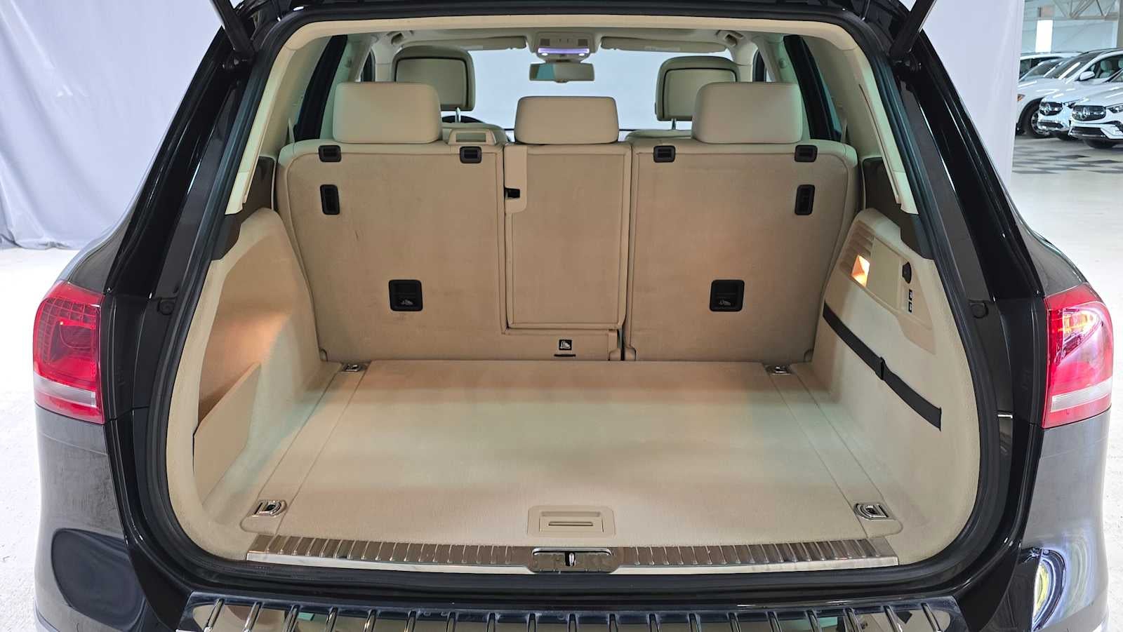 2016 Volkswagen Touareg Sport w/Technology