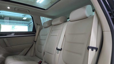 2016 Volkswagen Touareg Sport w/Technology