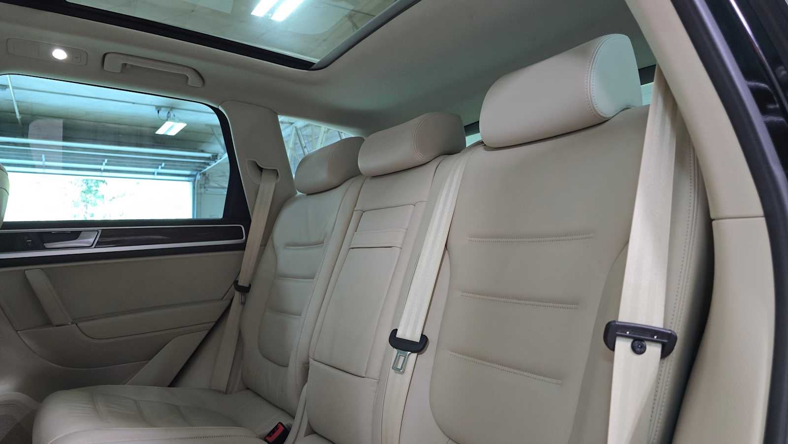 2016 Volkswagen Touareg Sport w/Technology